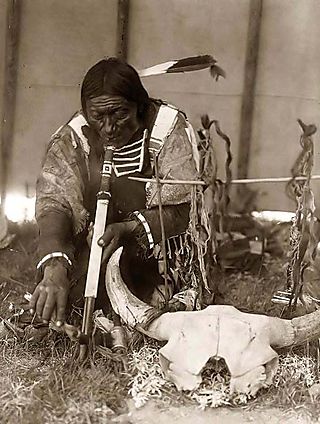 Sioux-Indian-with-Pipe