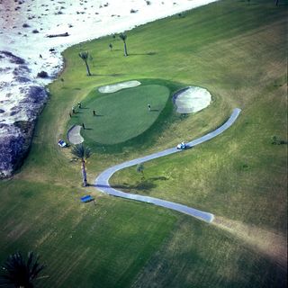 Golf-c3a0-palm-springs-c2a9-atelier-robert-doisneau