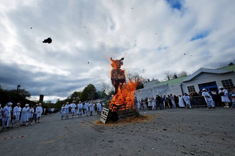 Buffadou-le-bonhomme-de-ce-carnaval-decale-a-ete-juge-et_1745213_1200x800