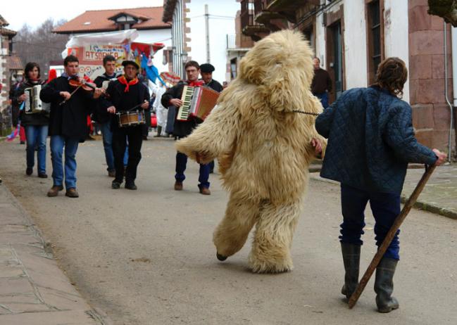 Mardi Gras : les incroyables costumes du carnaval de Venise 2023 - Ça  m'intéresse, carnaval costume