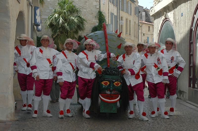 La_Tarasque_et_les_Chevaliers_de_la_Tarasque