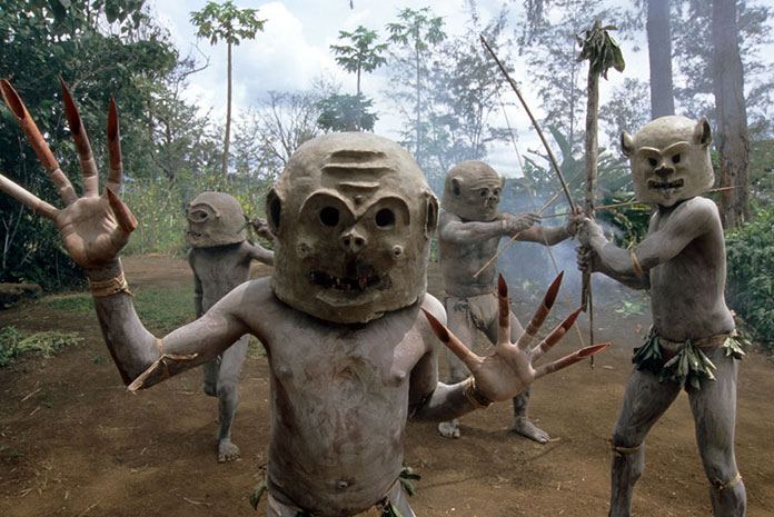 Tribu-Asaro-Mudmen-Nouvelle-Guinee03