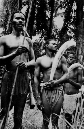 Pygmees-ouesso-chasseurs-congo