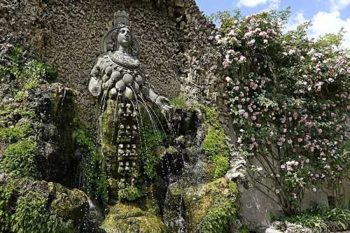 Villa_d'Esté_-_Fontaine_de_Diane_d'_Ephèse (1)